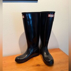 Hunter Black Gloss Rain Boots size 9